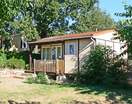 Location - Chalet - image n°1 - Camping Les Cigales