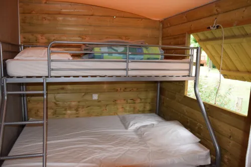 Mietunterkunft - Ausgestattetes Zelt Ecolodge Sahari 19M² (Ohne Sanitäre Anlagen) - image n°6 - Camping la Charderie