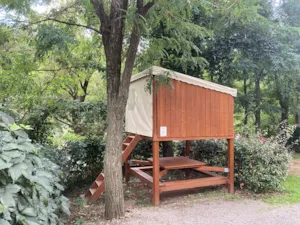Locatif - Cabane CAMPETOILE  de 5m² vue sur rivière (sans sanitaires) - Camping la Charderie