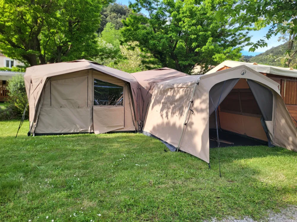 Mietunterkunft - Ausgestattetes Zelt – Großes Modell 'Bereit Zum Campen' New 2025 - Camping la Charderie