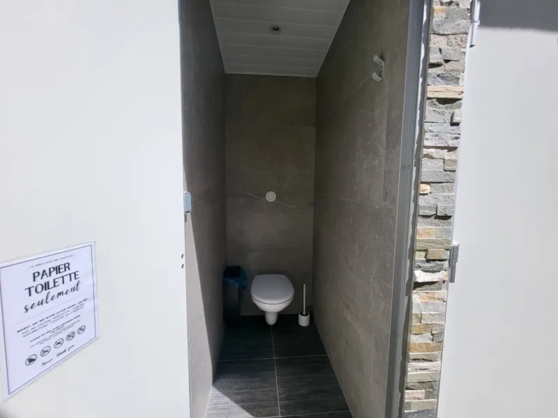 Emplacement Vue Sur Rivière Et Aire De Jeux (N° 68 À 72)