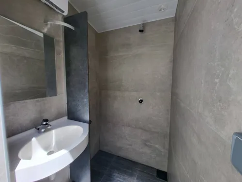 Kampeerplaats(en) - Kampeerplaats Met Rivierzicht (Nr. 68 T/M 72) - image n°6 - Camping la Charderie