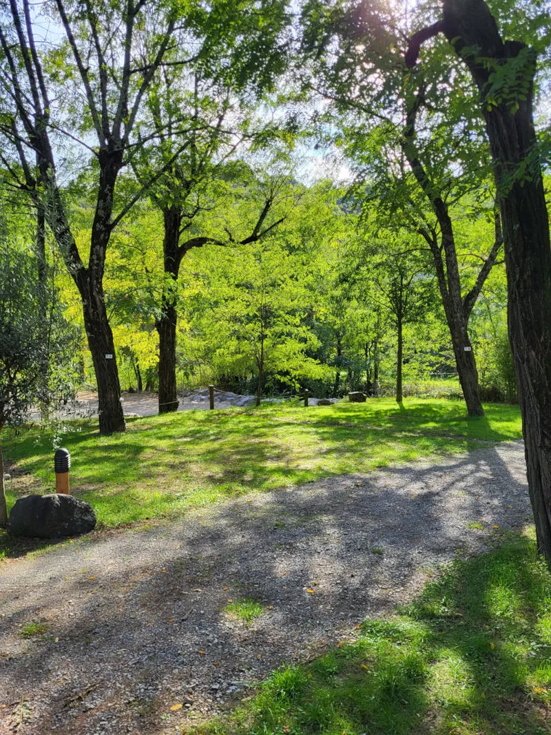 Emplacement Vue Sur Rivière Et Aire De Jeux (N° 68 À 72)