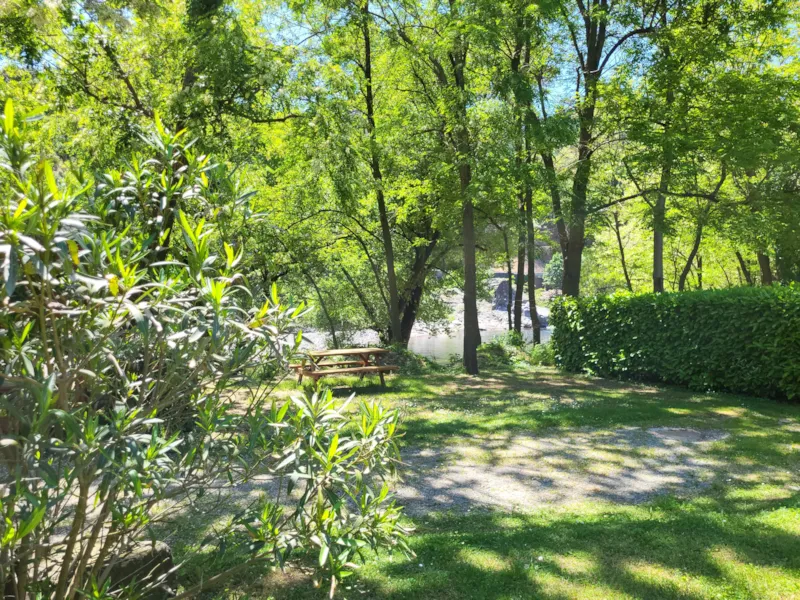 Grand Emplacement Vue Sur Rivière (N° 23 À 26)