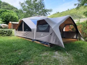 Locatif - Tente Dome 25m2 prt à camper - Camping la Charderie