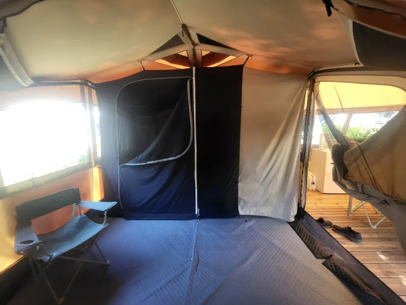 Tente Équipée – Grand Modèle "Prêt À Camper" 2025