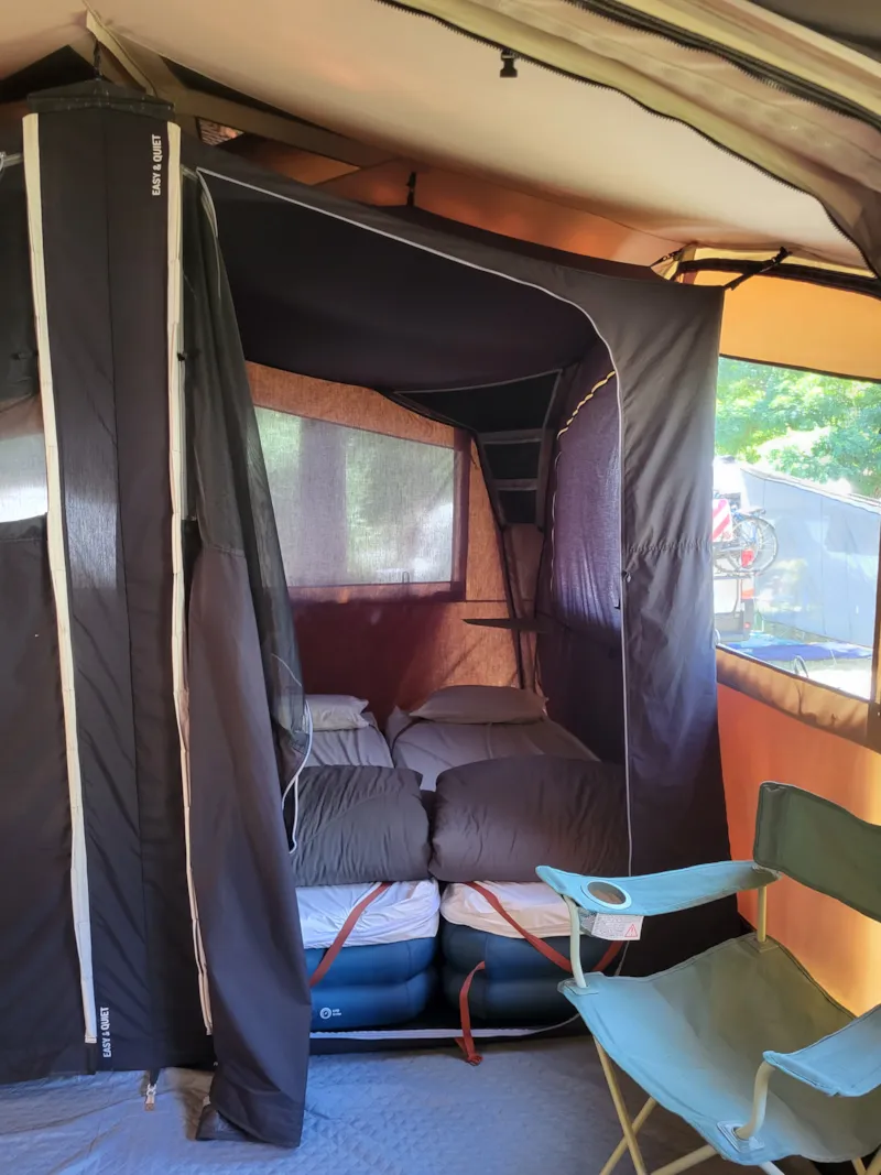 Tente Équipée – Grand Modèle "Prêt À Camper" 2025