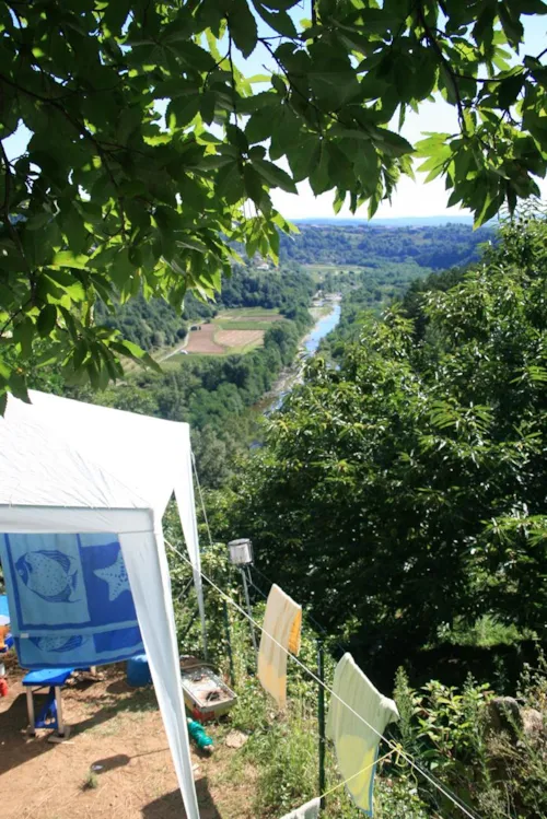 Stellplatz - Stellplatz - image n°3 - CAMPING LES CHATAIGNIERS