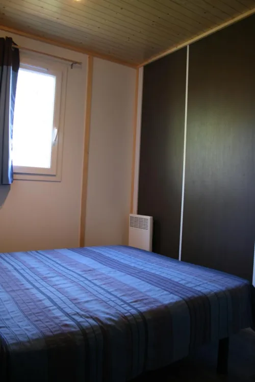 Location - Chalet Fabre Gamme Confort Mercredi A Mercredi En Saison - image n°4 - CAMPING LES CHATAIGNIERS