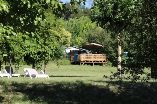 Pitch - Lanai Tent/Caravan/Camping-Car Pitch Package + 10 A - image n°1 - Camping Les Arches