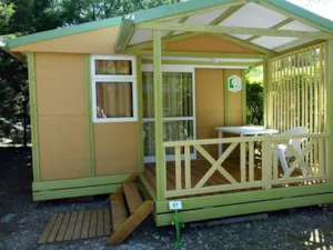 Locatif - Chalet STANDARD TRIANON 20m²  2 bedrooms - sheltered terrace + Air-conditioner - Flower Camping Le Plan d'Eau - Ardèche