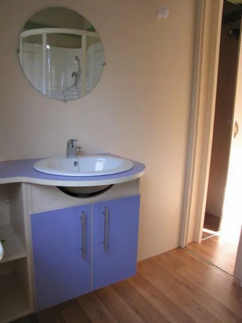 Huuraccommodatie(s) - Chalet Standard Nemo 20M²  2 Kamers - Half-Schaduwrijk Terras - image n°5 - Flower Camping Le Plan d'Eau - Ardèche