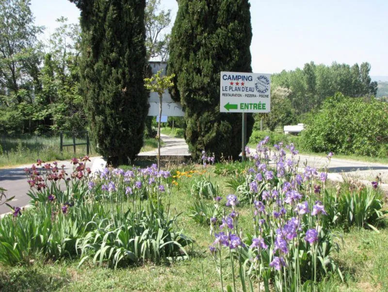 Flower Camping Le Plan d'Eau - Ardèche