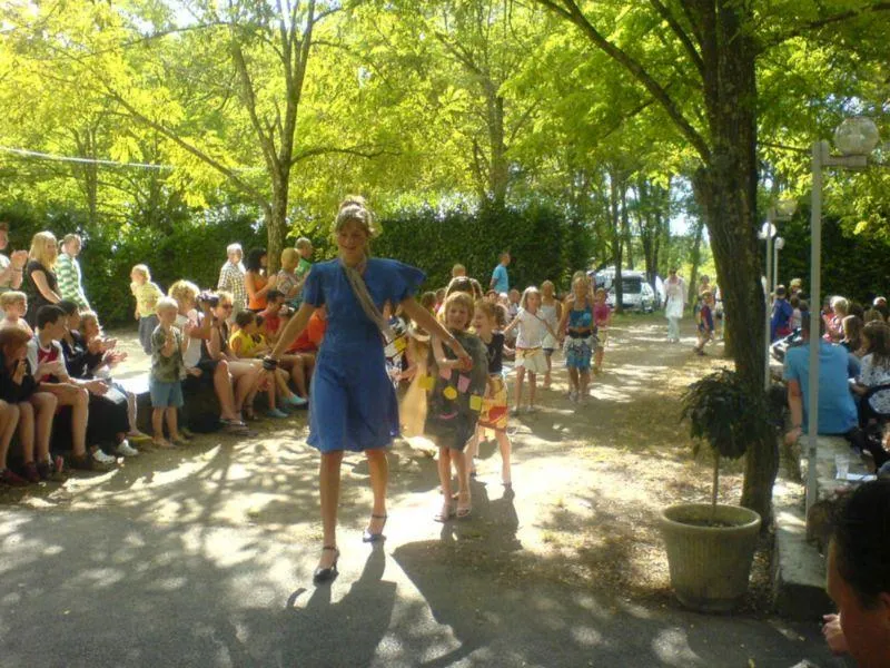 Flower Camping Le Plan d'Eau - Ardèche