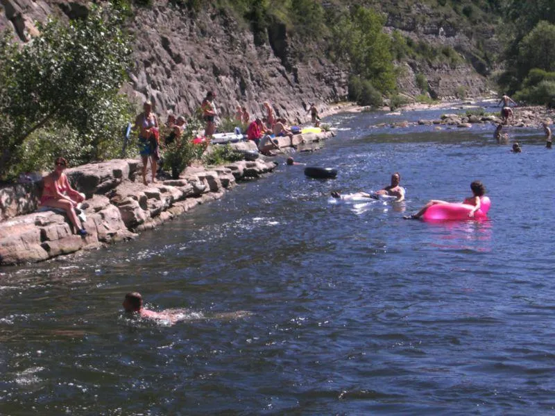 Flower Camping Le Plan d'Eau - Ardèche