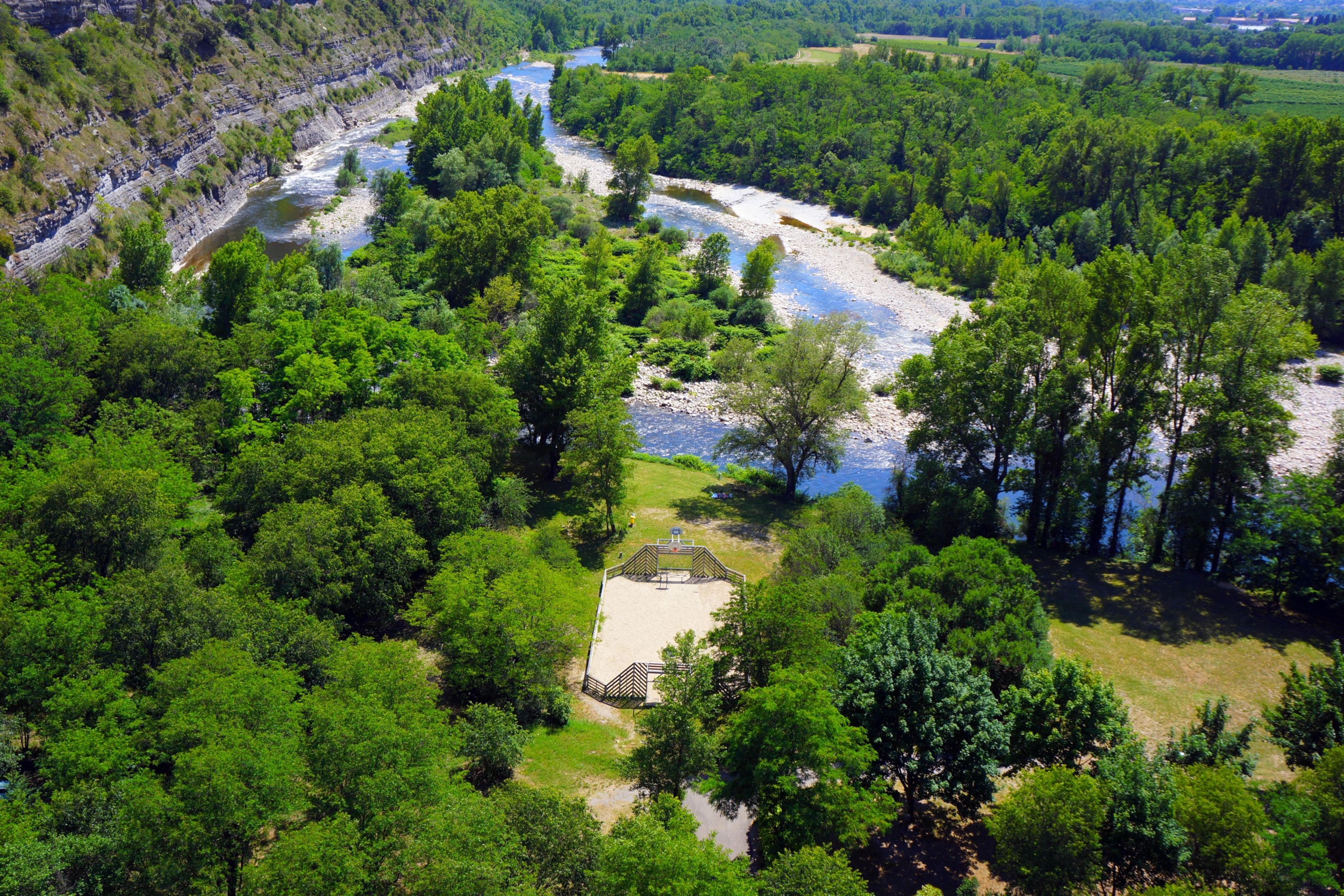 Flower Camping Le Plan d'Eau - Ardèche — Photo 1