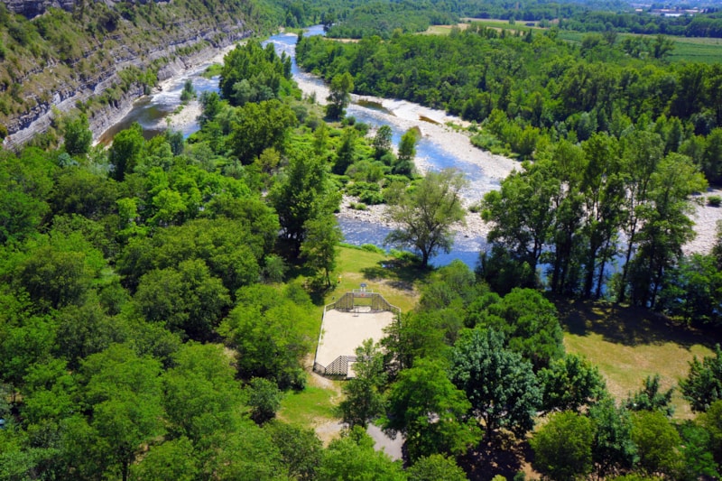 Flower Camping Le Plan d'Eau - Ardèche - Camping - Saint-Privat