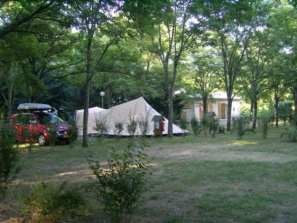 Forfait Confort (1 tente, 1  caravane ou camping-car / 1 voiture / électricité 8A)
