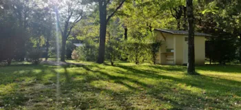 Pitch - Xl 130M² Pitch +Cabin Toilet, Shower, Fridge And Plancha - Flower Camping Le Plan d'Eau - Ardèche