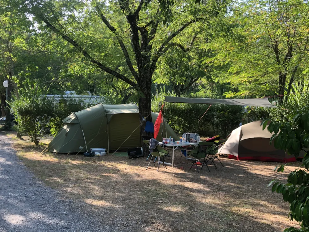 Emplacement - Adhérents Ffcc - Flower Camping Le Plan d'Eau - Ardèche