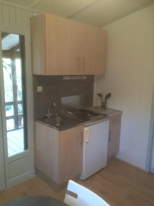 Location - Chalet Xeres 30 M², 1 Chambre Séparée. - image n°3 - Camping Les Chênes Verts