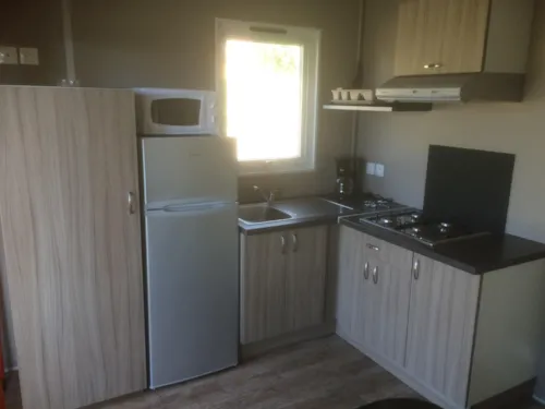 Accommodation - Chalet 30 M2 5 People 2 Bedrooms - image n°3 - Camping Les Chênes Verts