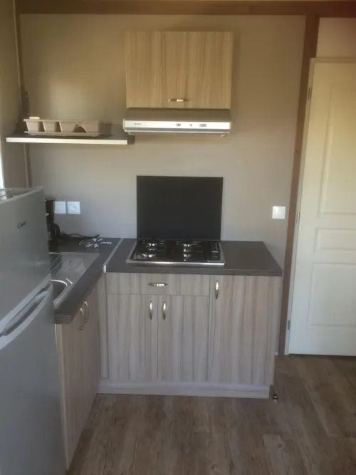 Accommodation - Chalet 30 M2 5 People 2 Bedrooms - image n°4 - Camping Les Chênes Verts