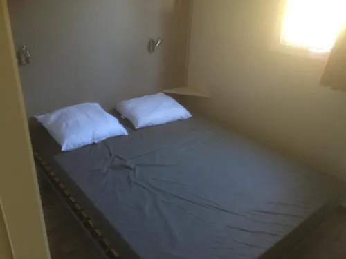Accommodation - Chalet 30 M2 5 People 2 Bedrooms - image n°6 - Camping Les Chênes Verts
