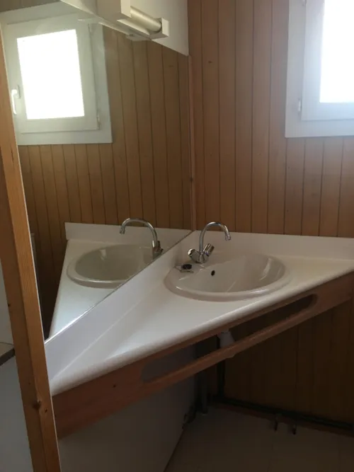 Location - Chalet Eden 5 Personnes 2 Chambres. - image n°10 - Camping Les Chênes Verts
