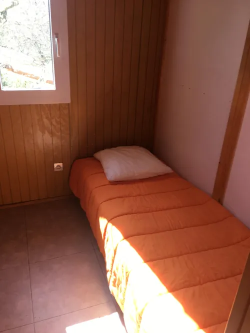 Location - Chalet Eden 5 Personnes 2 Chambres. - image n°8 - Camping Les Chênes Verts