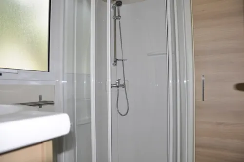 Mietunterkunft - Chalet Grand Confort Eden 54M² - 3 Zimmer - image n°7 - Camping Les Chênes Verts
