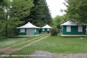 Locatif - Bungalow toilé - Camping Les Berges Du Doux