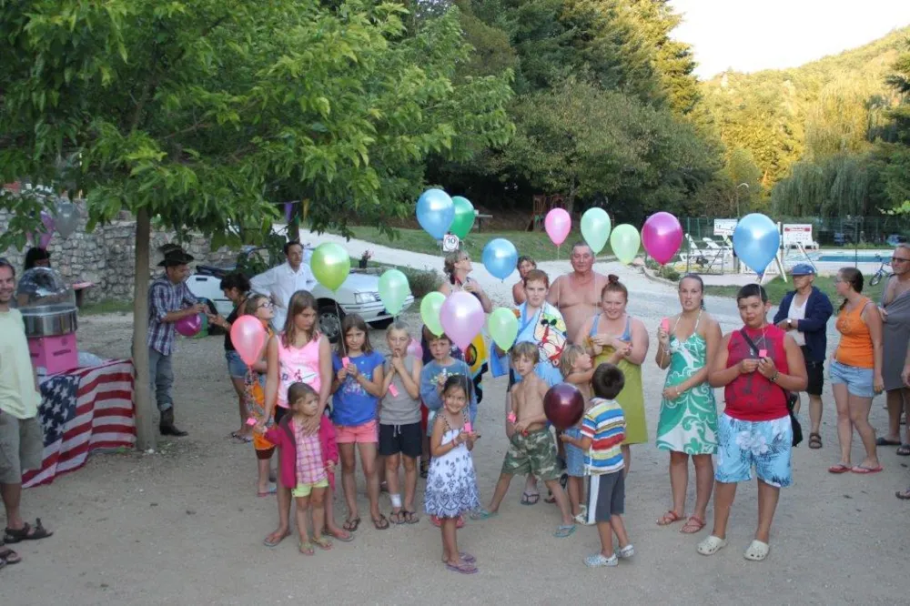 Camping Les Berges Du Doux