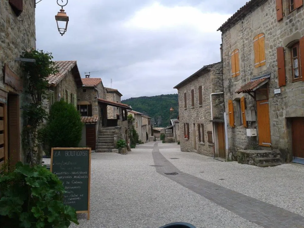 Camping Les Berges Du Doux