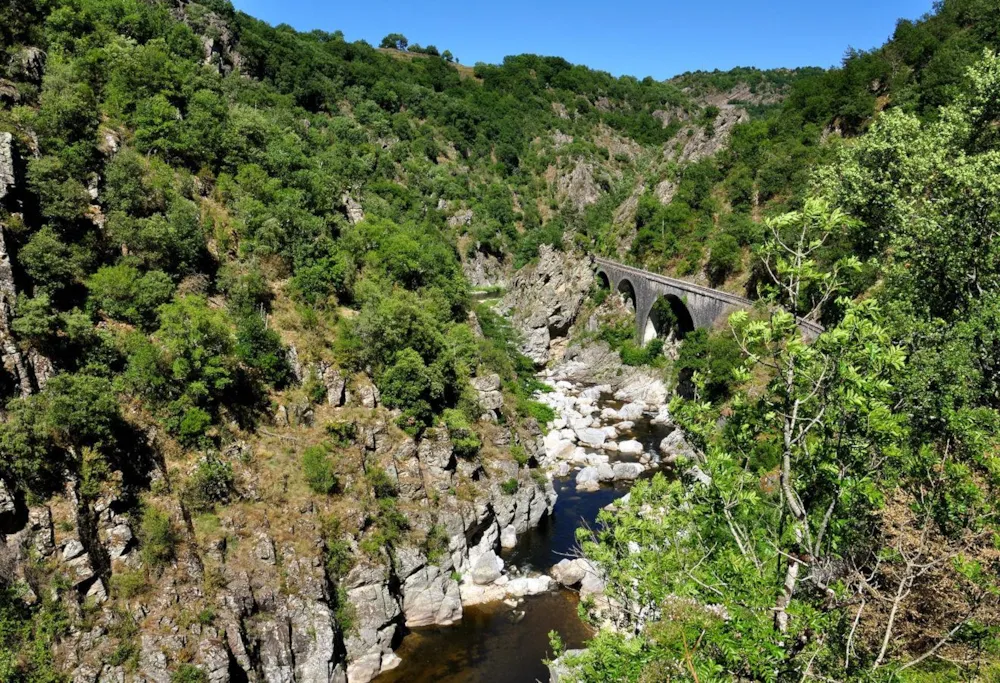 Camping Les Berges Du Doux