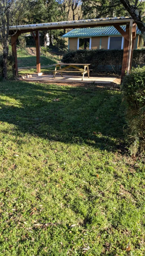 Emplacement - Emplacement Nu Confort Tente -Forfait 2 Pers - image n°2 - Camping Les Berges Du Doux