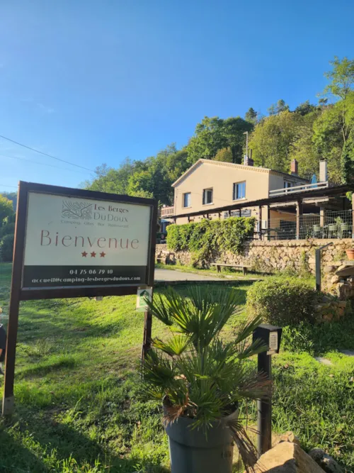 Camping Les Berges Du Doux