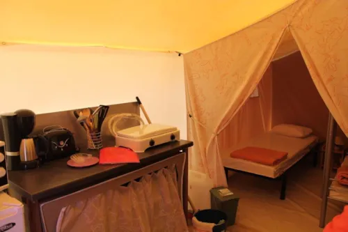 Location - Bungalow Toilé Massaï 2 Chambres - Sans Sanitaire - image n°3 - Camping Paradis - Bois Simonet