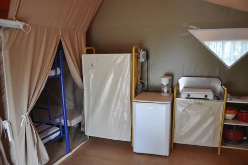 Location - Bungalow Toilé Canada 2 Chambres - Sans Sanitaire - image n°5 - Camping Paradis - Bois Simonet