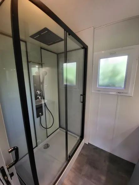 Location - Chalet Acacia - 2 Chambres - image n°7 - Camping Paradis - Bois Simonet