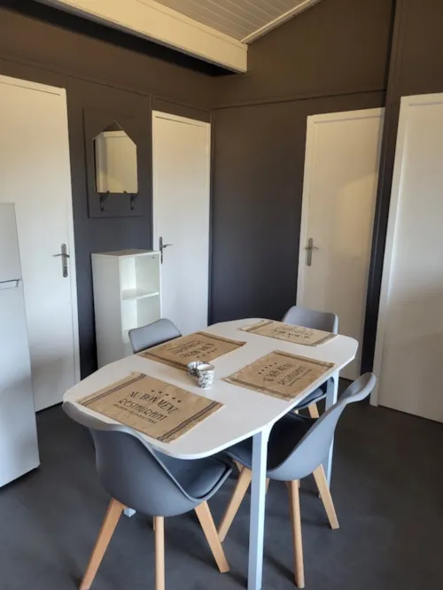 Mietunterkunft - Chalet Sequoia - 2 Zimmer - image n°5 - Camping Paradis - Bois Simonet