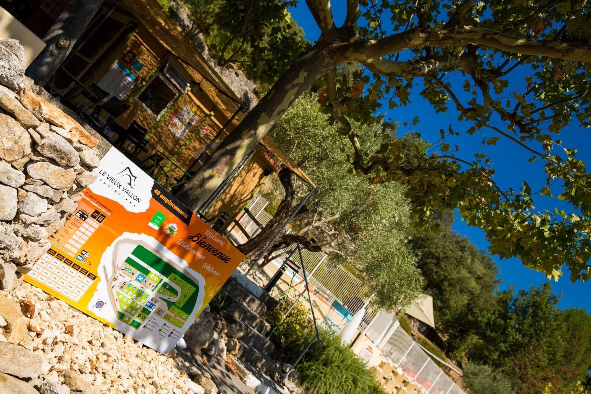 CAMPING LE VIEUX VALLON — Photo 2