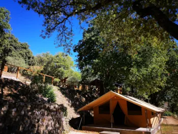 Mietunterkunft - Tente Aventure - CAMPING LE VIEUX VALLON