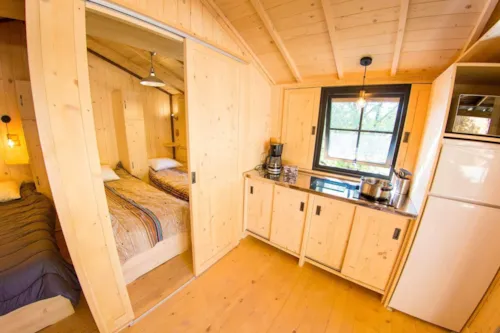 Huuraccommodatie(s) - Hut Ardéchoise - image n°4 - CAMPING LE VIEUX VALLON