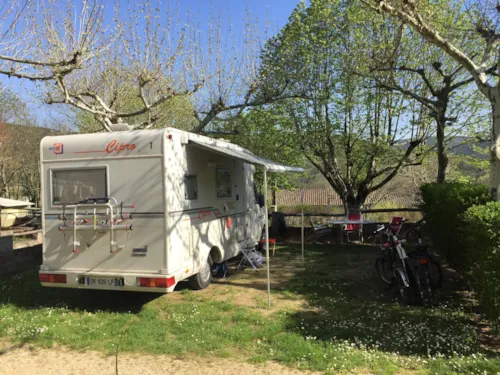 Kampeerplaats(en) - Kampeerplaats - image n°3 - CAMPING LE VIEUX VALLON
