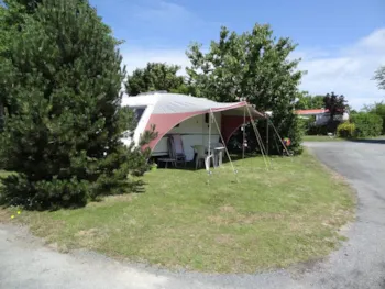 Stellplatz - Stellplatz Zelt/Wohnwagen Oder Wohnmobil - Camping Le Rouge Gorge****