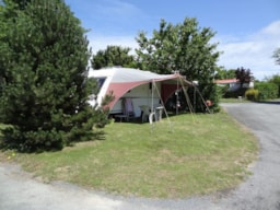 Piazzole - Piazzola Tenda/Roulotte O Camper+ Electricité - Camping Le Rouge Gorge****