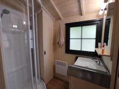 CABANE LODGE PREMIUM SOLARO 1 CH 2/4 PERS CLIM TV — 8