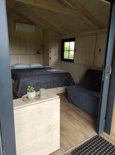 CABANE LODGE PREMIUM SOLARO 1 CH 2/4 PERS CLIM TV — 2