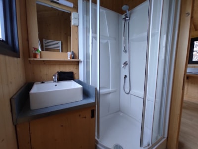 CABANE LODGE PREMIUM BORA BORA 3 CH 7 PERS CLIM TV LAVE VAISSELLE — 6